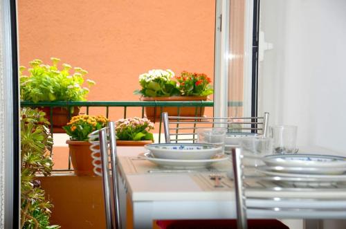 Bright apartment with balcony near Metro A