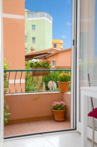 Bright apartment with balcony near Metro A