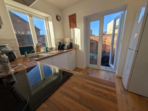 Køkken eller tekøkken på Sunderland 2-Bedroom Gem Near City
