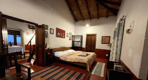 Ένα ή περισσότερα κρεβάτια σε δωμάτιο στο The Linger Farm