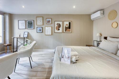 Кровать или кровати в номере Studio N1 Draguignan Centre