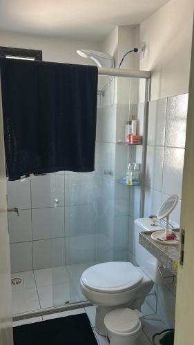 Et badeværelse på Ap mobiliado Praia de Iracema