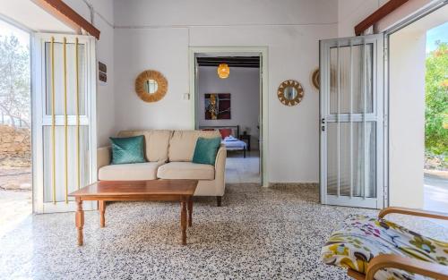 estéa - Eleni's Olive Tree House