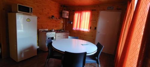 Køkken eller tekøkken på Cabañas Estrella del Este