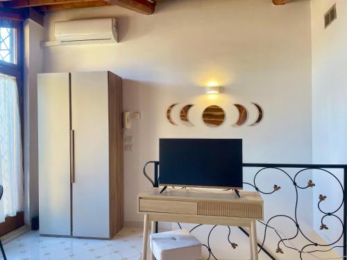 Μια τηλεόραση ή/και κέντρο ψυχαγωγίας στο Al Castello B&B