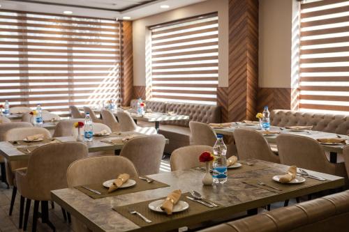 Χώρος καθιστικού στο Tripli Hotels Shivaay