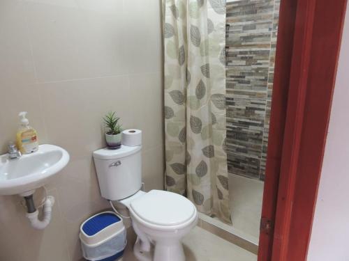 Et badeværelse på Cabaña Manaos Salento