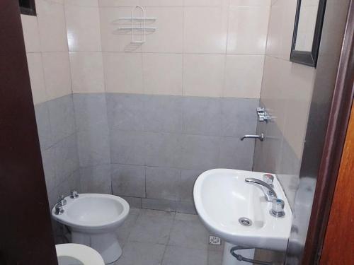 Ένα μπάνιο στο La Armonía Departamentos