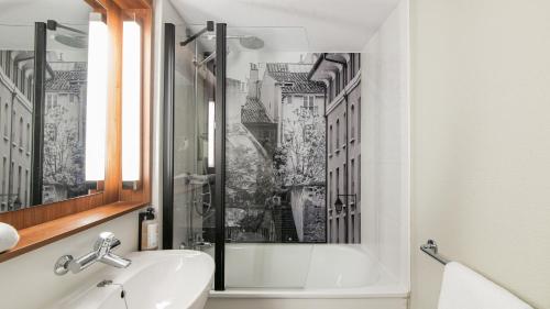 Un baño de Campanile Poitiers