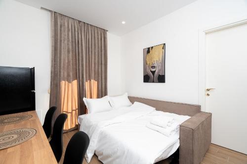 Hephaistion City Escape #dbapartments