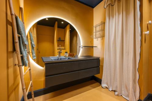 Un baño de La Fenêtre sur Mer - Superbe Vue Sur Le Port