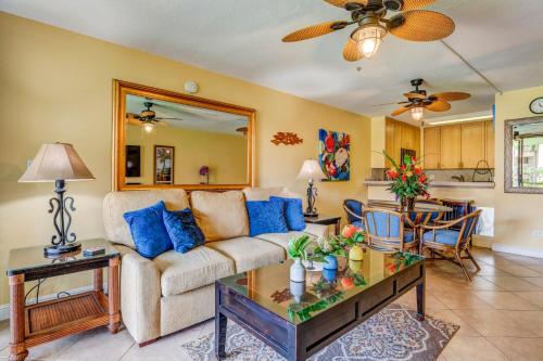 Khu vực ghế ngồi tại Kamaole Sands 7-103