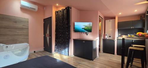 LX187 Ecrin d'Amour jacuzzi privé - cœur de Hyères