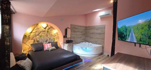 LX187 Ecrin d'Amour jacuzzi privé - cœur de Hyères