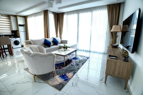 Spacious & Bright 2BR Apartment, 5min to Beach