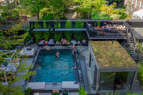 Bazén v ubytování Bryggen Guldsmeden nebo v jeho okolí