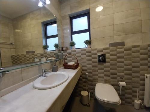 Ένα μπάνιο στο الشيخ عقار