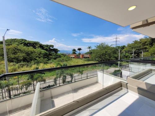 En balkon eller terrasse på Cali 2-02 Pance Apto sector exclusivo