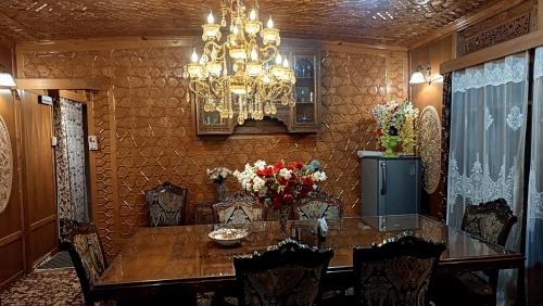 Posezení v ubytování Goona palace houseboats