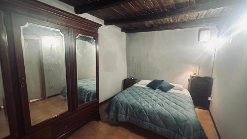 Una cama o camas en una habitación de Saint Anthony