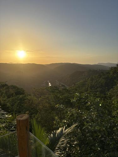 vista sul tramonto sulle montagne di Suites da Dani ad Areal