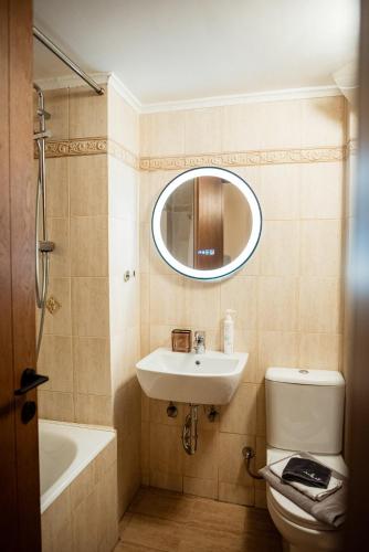 Bilik mandi di Tollmere Hospitality Ηχώ