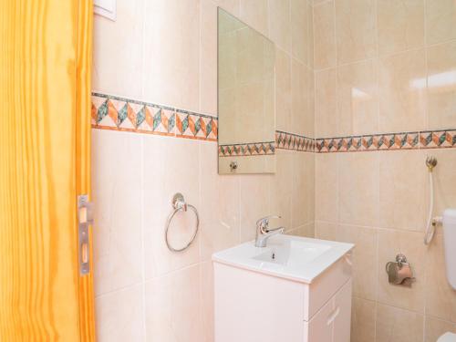 Akivillas Lagos Zircon