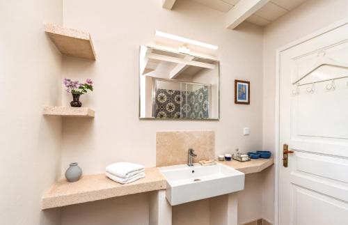 Et badeværelse på Myrtle Cottage