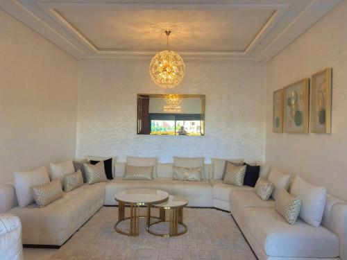 Фотография из галереи Appartement chic a 5 mins de la plage в городе Эль-Хархура