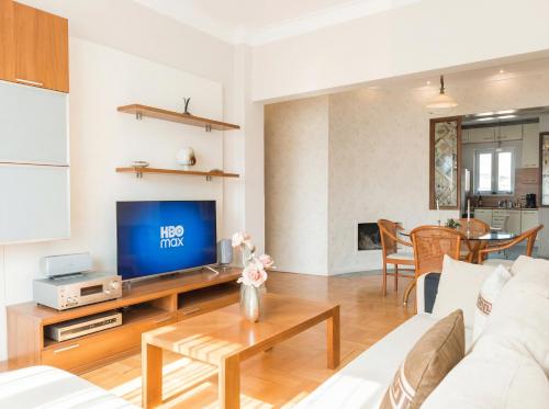 Patriarch 78 The Grand Family Suite