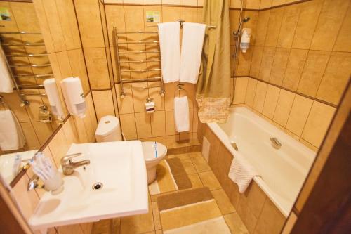Un baño de Aivengo Hotel