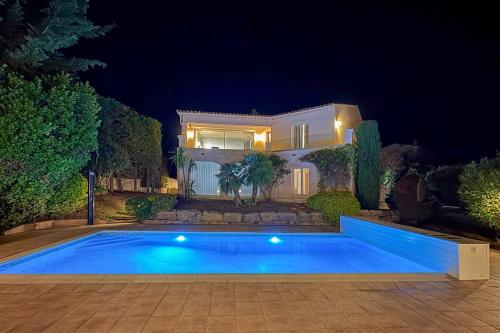 Бассейн в Villa La Loreley 12 pers private pool & sea view или поблизости