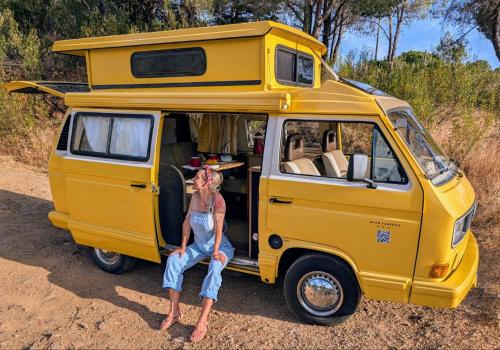 Rent a Blue Classics's Campervan vw t3 amarela - Algarve - Faro - Portugal