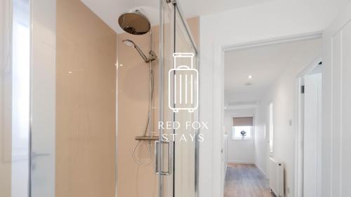 Et badeværelse på The Den at the Harbour