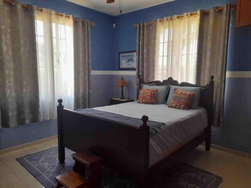 Una cama o camas en una habitación de Villa Ornella