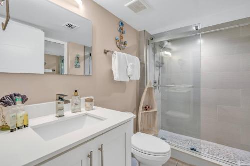 Koupelna v ubytování Ocean Pointe beach front Condo