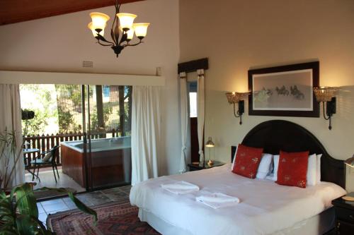 Katil atau katil-katil dalam bilik di The Sabie Town House Guest Lodge