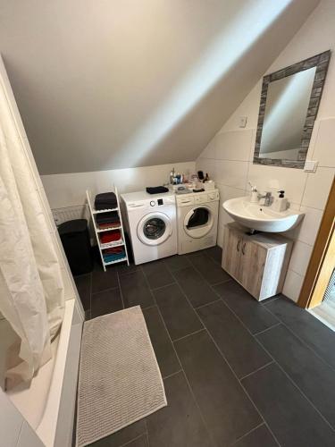 Et badeværelse på Cozy apartment near HDZ-GOP