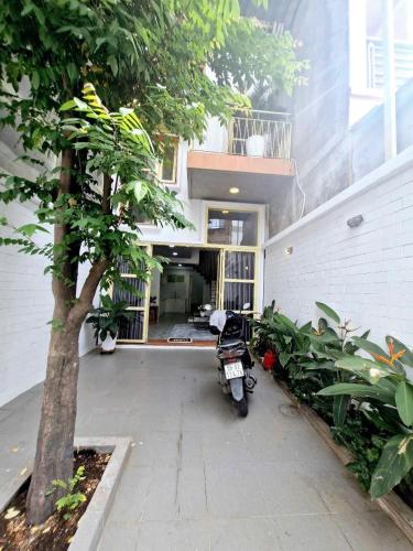 Tòa nhà nơi nhà nghỉ dưỡng tọa lạc