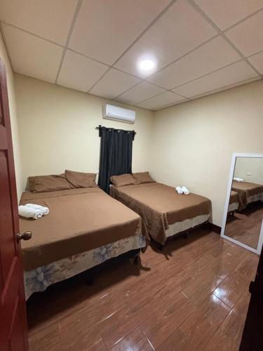 Postel nebo postele na pokoji v ubytování Casa Villaflores Zapotitlán