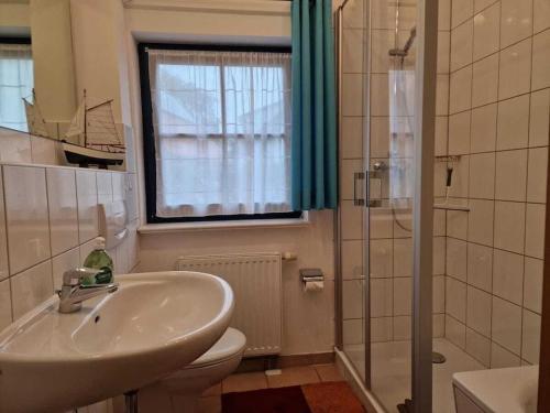 O baie la Holiday apartment in Vitte with swimming pool