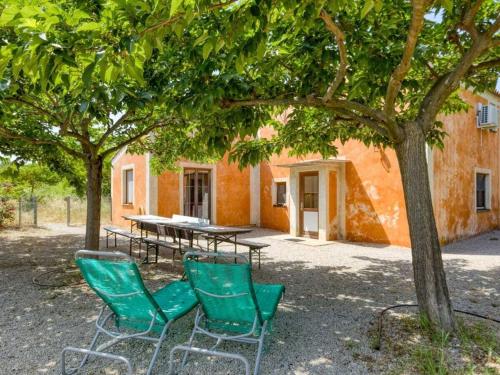Holiday home in Aspiran with swimming pool
