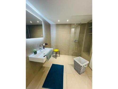 Et badeværelse på Holiday apartment with 3 bedrooms