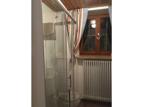 Ένα μπάνιο στο Holiday apartment with 1 bedroom