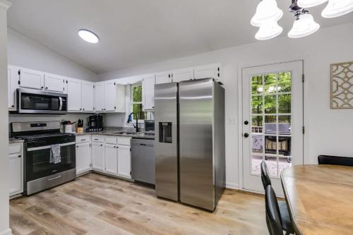 Foto dalla galleria di Tranquil Hideaway Home - Pet-friendly a Villa Rica