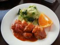 ゲストハウスの敷地内または近くでの食事または食べ物