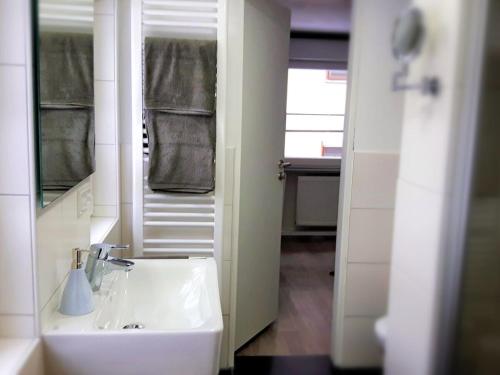 Koupelna v ubytování 3 in the Linder holiday home