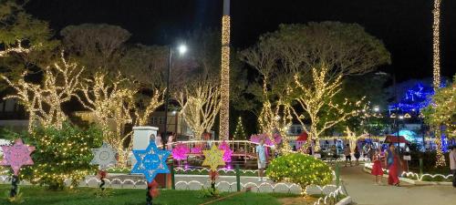 En have udenfor Chalé confortável em Domingos Martins Village Rio da Montanha