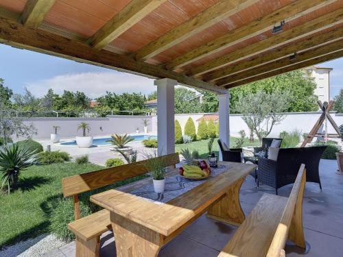 Holiday Home in Medulin with Private Pool