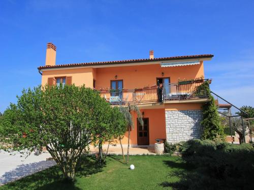 Apartment in Fa ana with Garden & Terrace